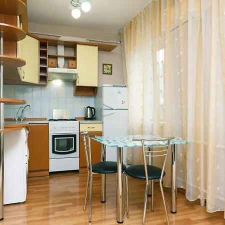 Apartament On Mechnykova 7 *